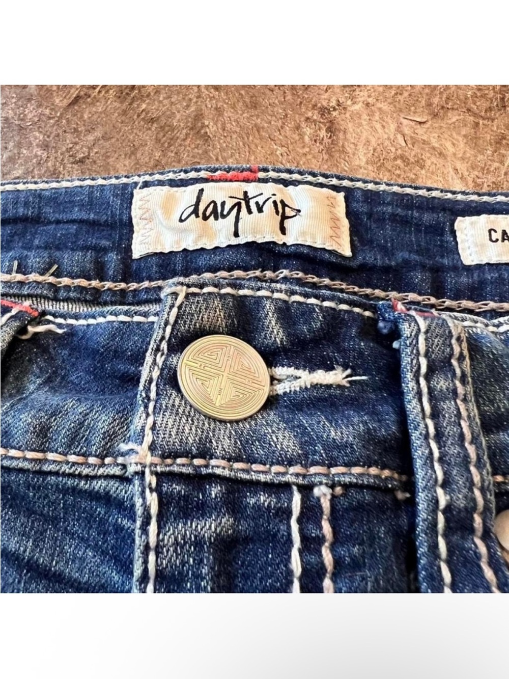Daytrip Distressed Denim Short with Colorful Patch 25 - Picture 6 of 8